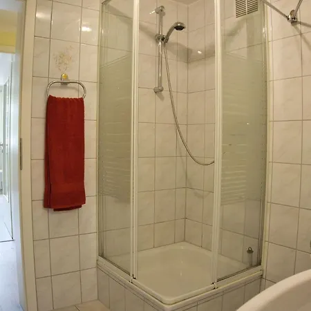 F-1041 Greta Sellin (Rugen)